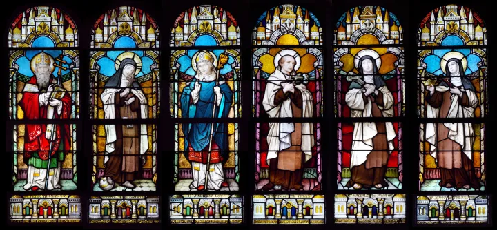 Stained glass window with six Carmelite Saints